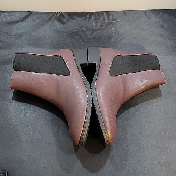 BRAND NEW UNILODY LINE STUDDED PULL SLIP-ON WOMEN"S BOOT - Picture 11 of 13